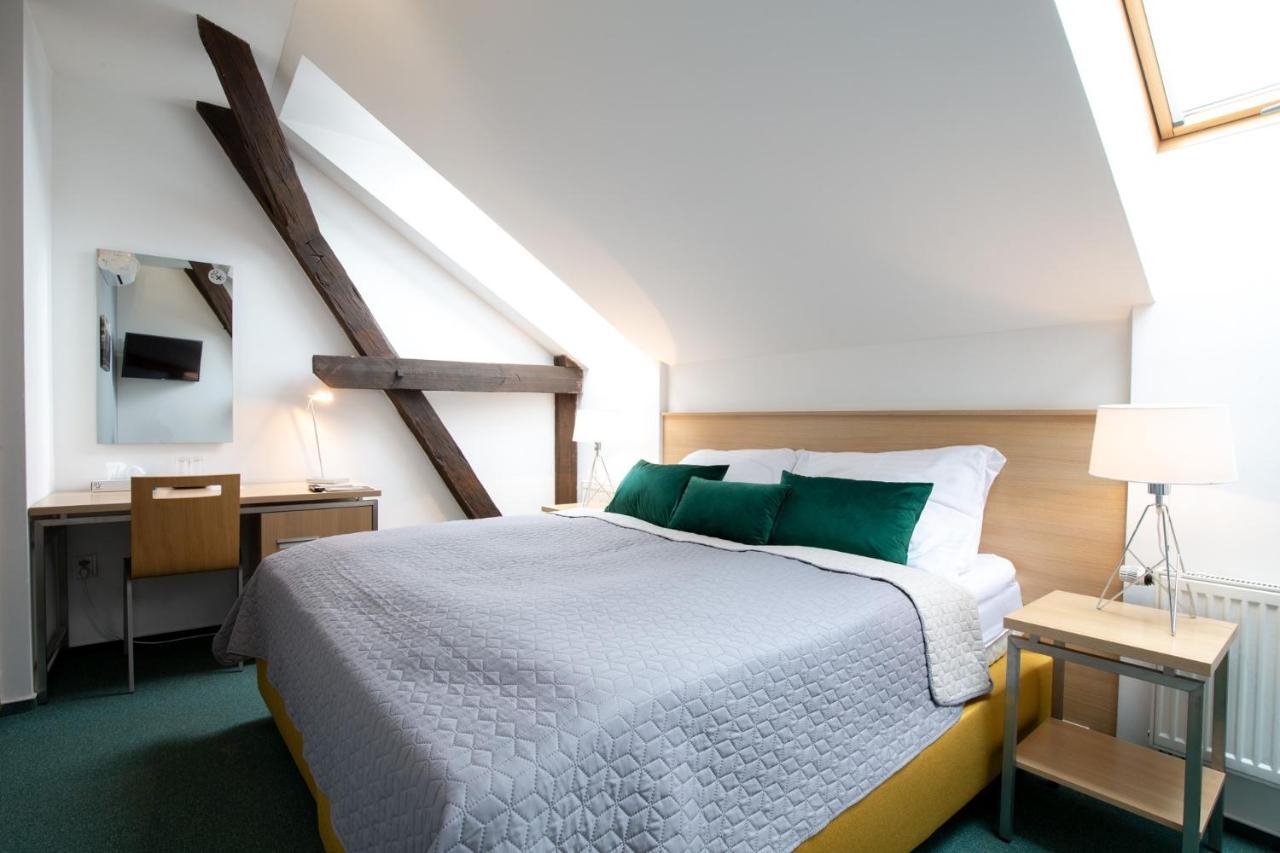 Greensgate Hotel Dysina Zewnętrze zdjęcie