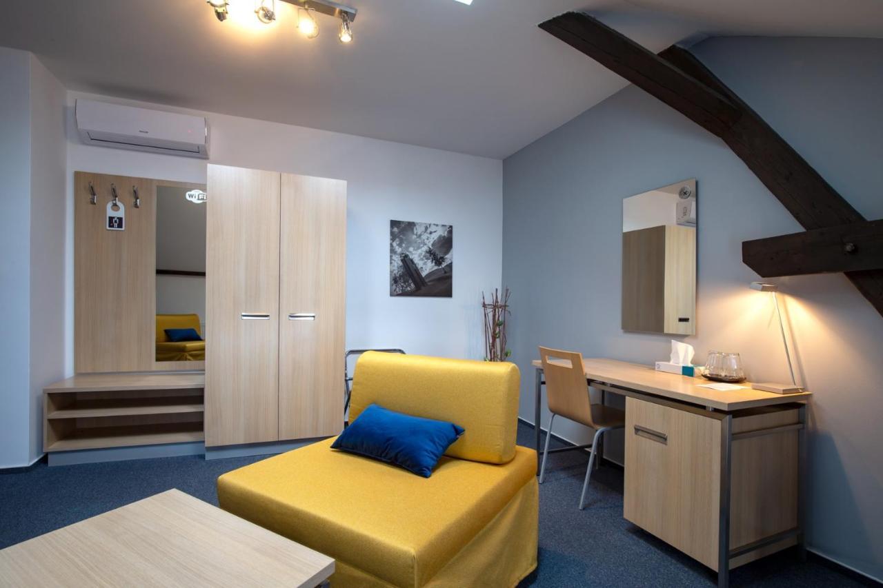 Greensgate Hotel Dysina Zewnętrze zdjęcie